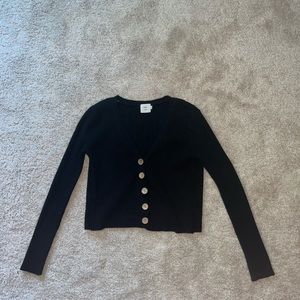 Luna Ivy - black cropped button up V neck sweater